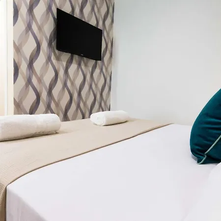 Don Carlo בית הארחה