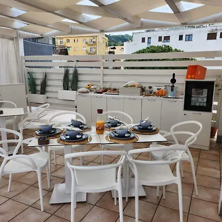 Don Carlo בית הארחה 4*