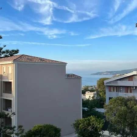 Don Carlo בית הארחה