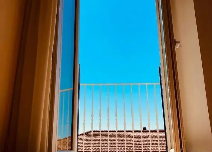 Don Carlo 招待所 4*